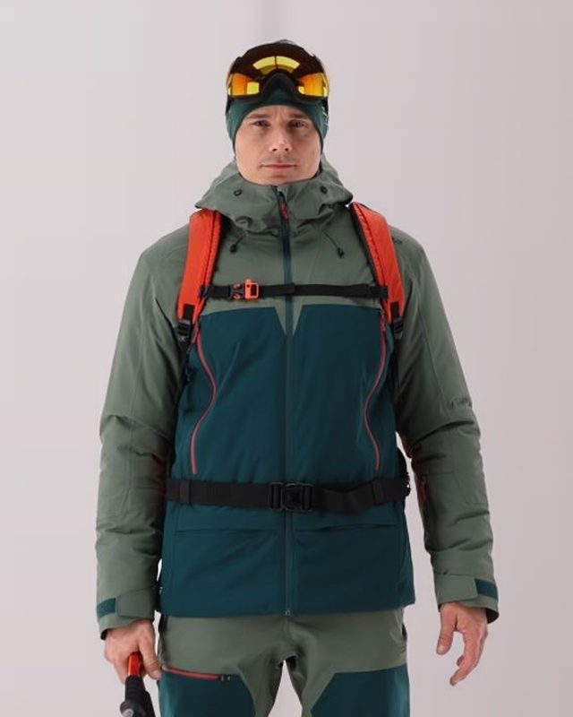 Skiturowiec w kurtce CMP Unlimitech 35W2447 z ociepleniem PrimaLoft i plecakiem